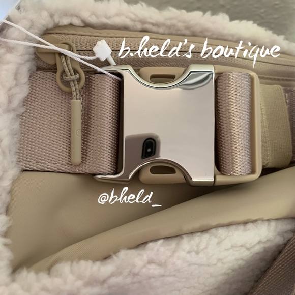lululemon Everywhere Belt Bag *Fleece in Natural Ivory/Trench OS Brand New NWT - Picture 7 of 16